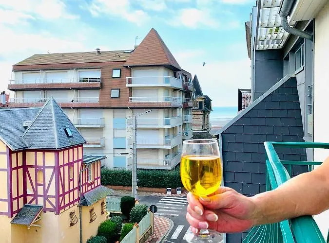 Gaspard & Margot Hotel 2*